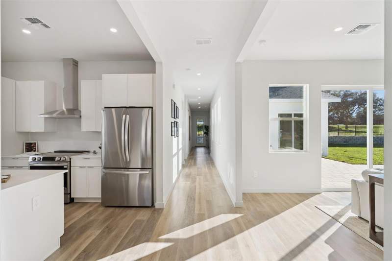 4 bedroom Single Family Residence at 451 Skyfield Court, Boulevard Oaks Of Lady Lake, Lady Lake — photo 2