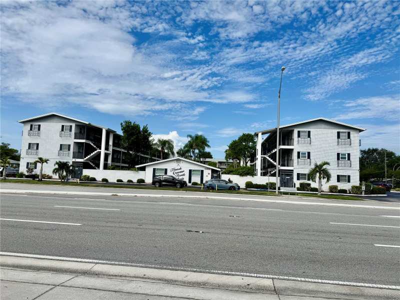1 bedroom Condominium at 4050 4th Street #305, French Quarter North Condo The, St Petersburg — photo 1