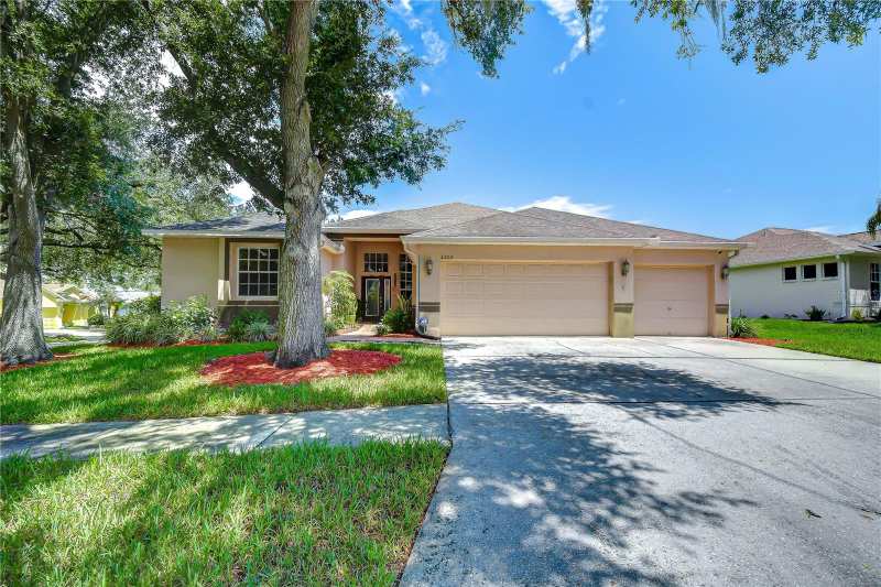 5 bedroom Single Family Residence at 2202 Longmore Circle, Bloomingdale, Valrico — photo 1