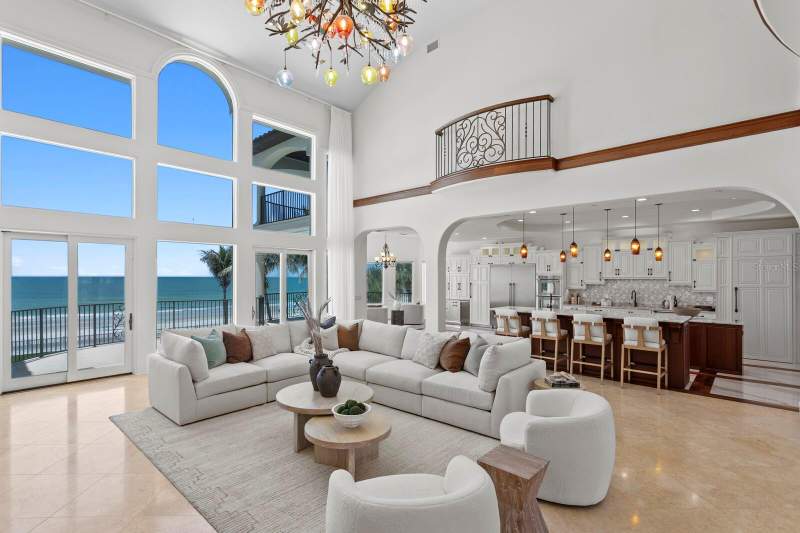 5 bedroom Single Family Residence at 15912 Gulf Boulevard, Lone Palm Beach 2nd Add, Redington Beach — photo 4