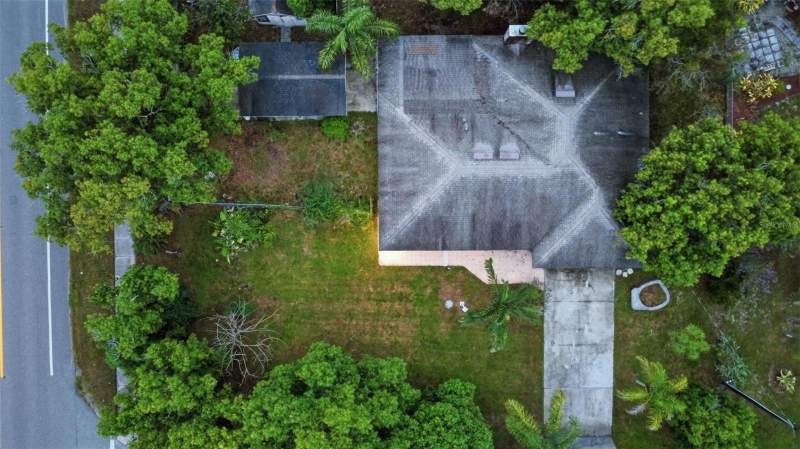 3 bedroom Single Family Residence at 1098 E De Carlo Drive, Deltona Lakes Unit 27, Deltona — photo 2