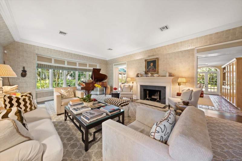 4 bedroom Single Family Residence at 100 Sarasota Road, Belleair Estates, Belleair — photo 3