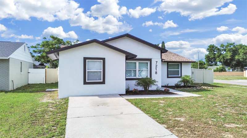 4 bedroom Single Family Residence at 7218 Lunita Court, Logan Place, Tampa — photo 1