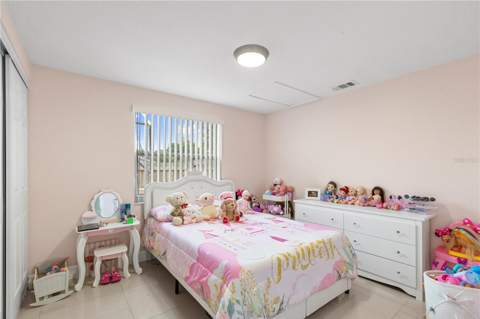 10112 Enchanted Oaks Court, Tampa FL - photo 7 of 36