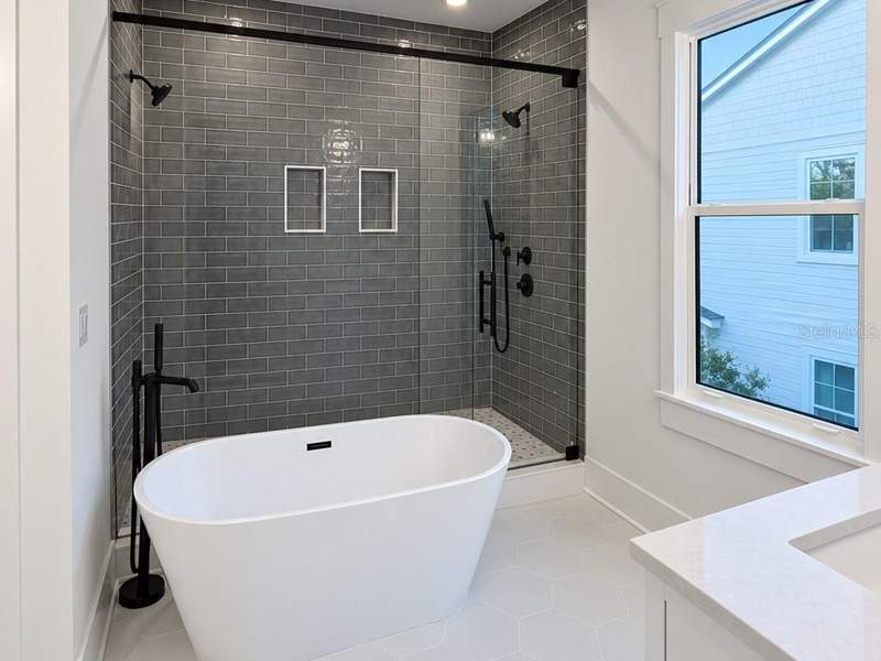 4 bedroom Single Family Residence at 1910 E Genesee Street, Strathmore, Tampa — photo 5
