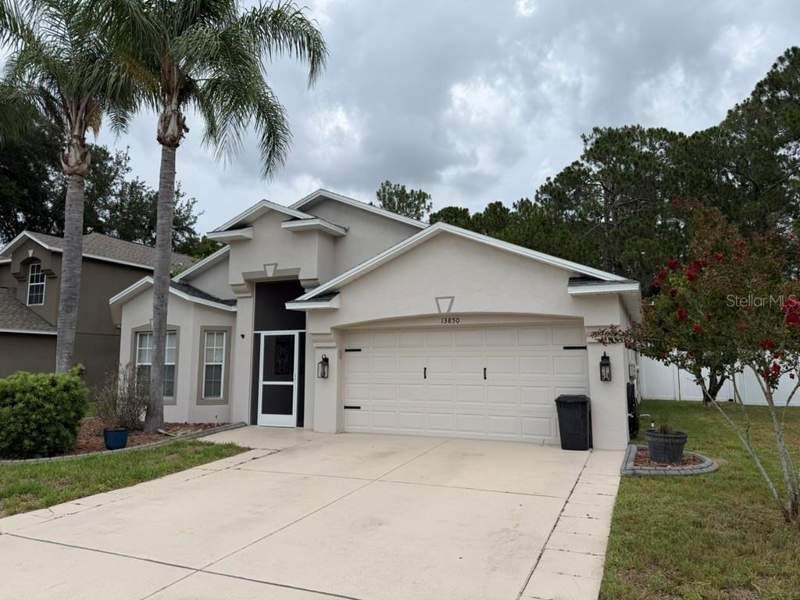 4 bedroom Single Family Residence at 13850 Royston Bend, Verandahs, Hudson — photo 2