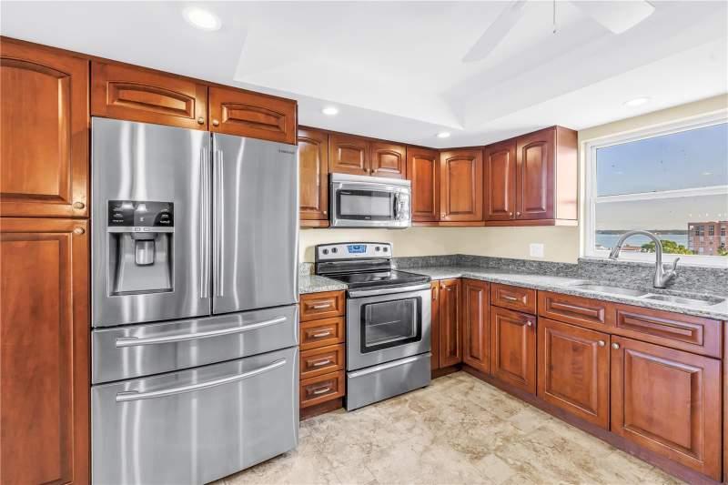 2 bedroom Condominium at 5108 BRITTANY DRIVE #908, BAYWAY ISLES POINT BRITTANY TWO, ST PETERSBURG — photo 4