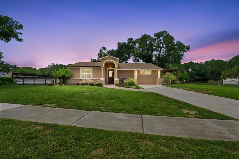 3 bedroom Single Family Residence at 9020 Auburn Way, Townn Country Park Unit 59, Tampa — photo 1