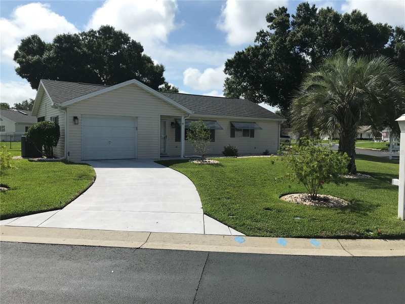 2 bedroom Single Family Residence at 11879 SW 137th Loop, Spruce Creek Preserve, Dunnellon — photo 1