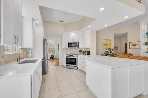 8375 Jesolo Lane, Sarasota FL - photo 6 of 6