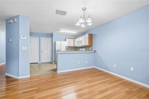 8431 Edgewater Place Boulevard, Tampa FL - photo 9 of 24