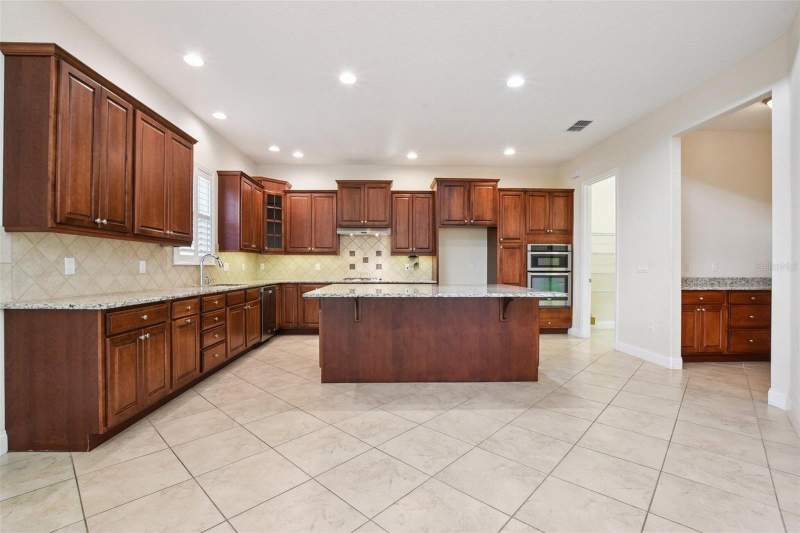 4 bedroom Single Family Residence at 18229 BELLEZZA DRIVE, FONTANA ESTATES, ORLANDO — photo 4