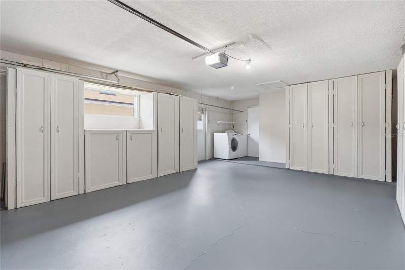 3 bedroom Single Family Residence at 804 Centerwood Court, Southwood Hills Unit 14, Brandon — photo 3