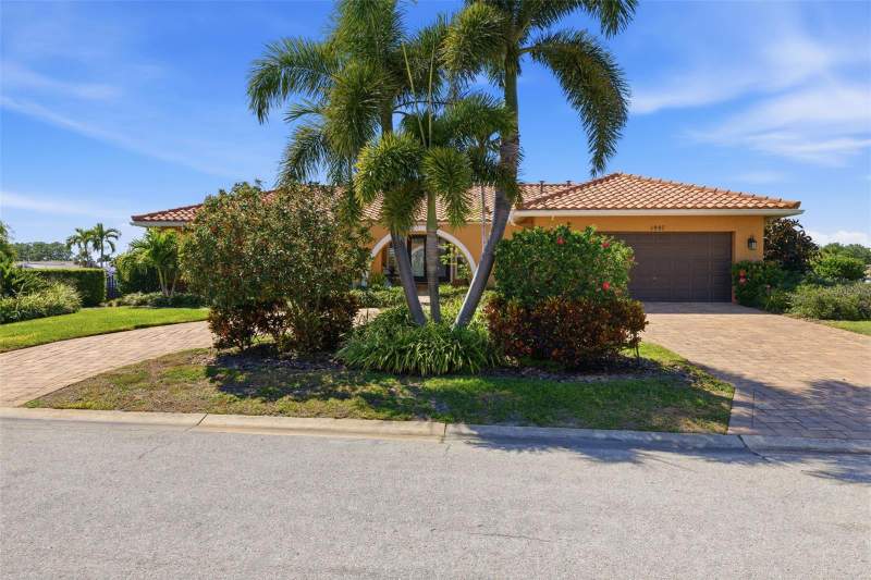 4 bedroom Single Family Residence at 1997 Hawaii Avenue, Venetian Isles, St Petersburg — photo 2