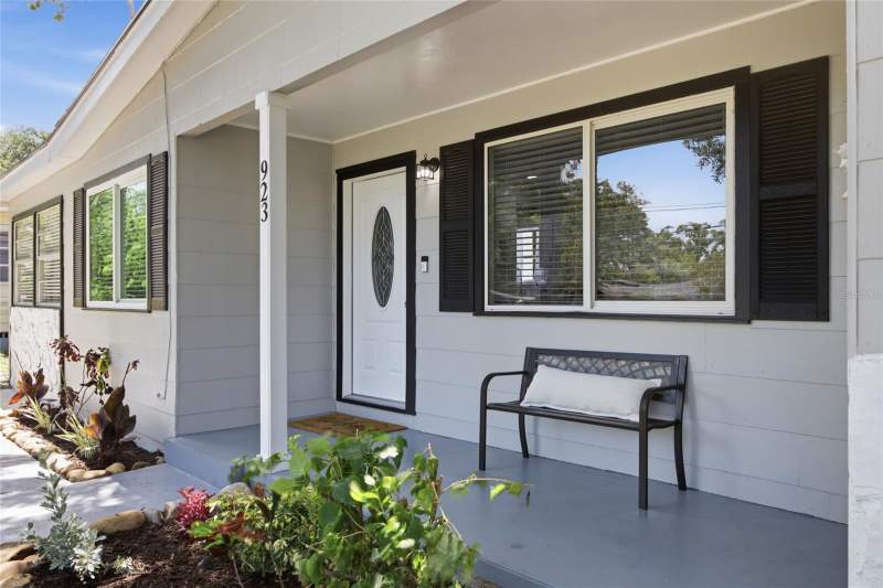 3 bedroom Single Family Residence at 923 N Palm Drive, Palm Ridge Manor 1st Add, Largo — photo 2
