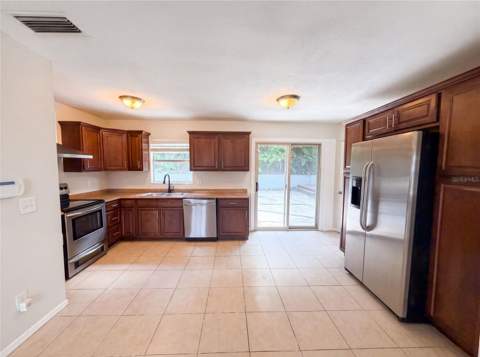 7018 Lynwood Drive, Tampa FL - photo 9 of 13