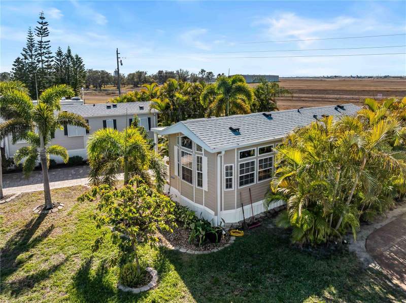 1 bedroom Manufactured Home at 6800 Golf Course Boulevard #P12, Waters Edge Cooperative, Punta Gorda — photo 2