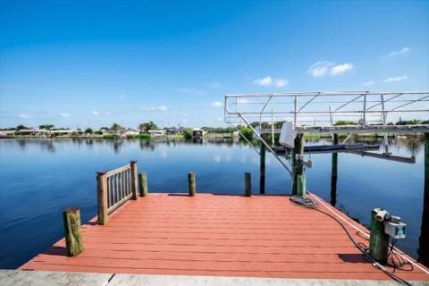 250 E Tarpon Boulevard, Port Charlotte FL - photo 6 of 6