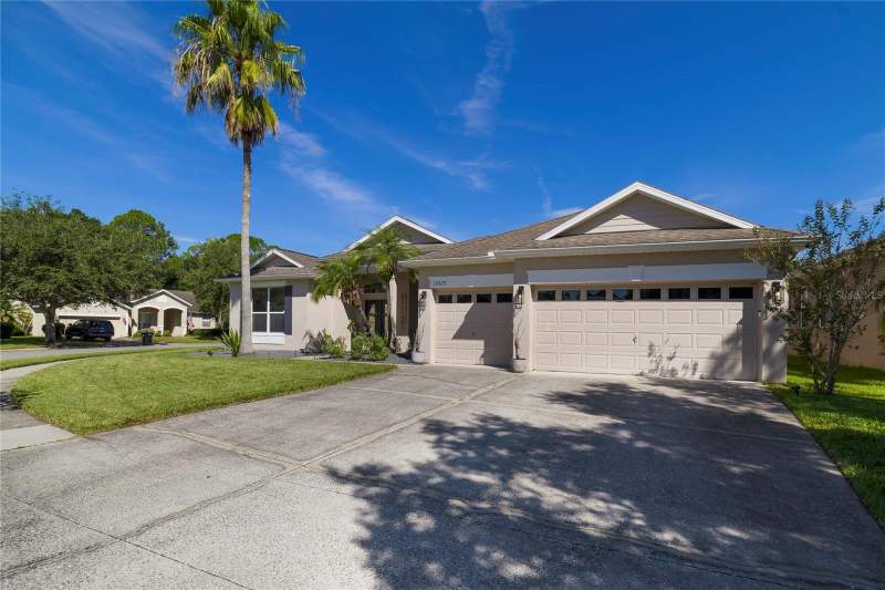 4 bedroom Single Family Residence at 13325 Old Dock Road, Bridge Water Ph 02 43/145, Orlando — photo 2