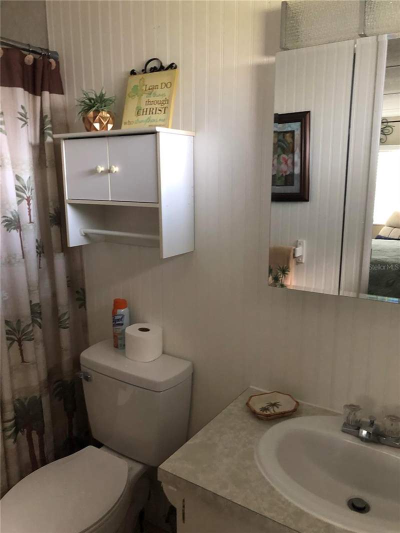 2 bedroom Mobile Home at 7545 First Circle Drive, High Point Mh Sub, Brooksville — photo 3