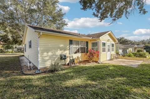 1507 New Abbey Avenue, Leesburg FL - photo 6 of 6