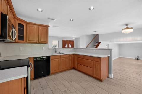 7001 Baywood Court, Tampa FL - photo 14 of 37