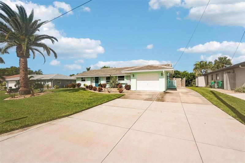 3 bedroom Single Family Residence at 4390 Albacore Circle, Port Charlotte Sec 037, Port Charlotte — photo 4