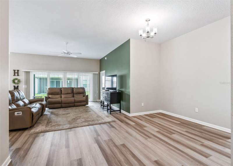 3 bedroom Single Family Residence at 621 Cherry Creek Way, The Villages, The Villages — photo 4