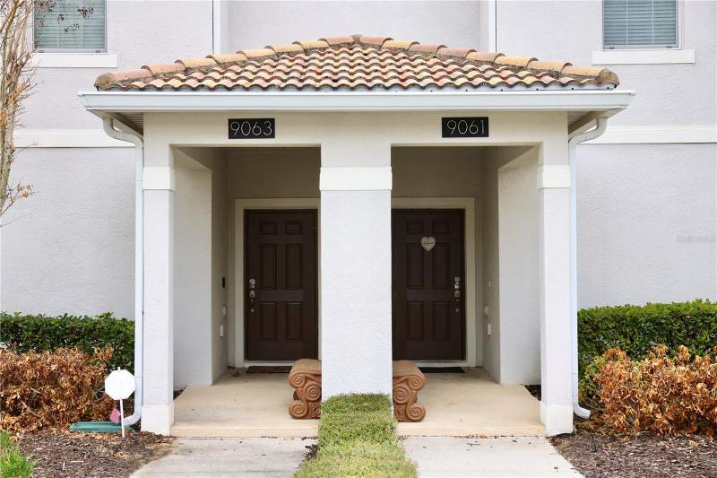 4 bedroom Townhouse at 9063 Dogleg Drive, Stoneybrook South, Davenport — photo 2