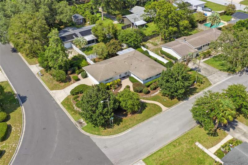 3 bedroom Single Family Residence at 2138 NW 30th Place, Leigh Estates Orman, Gainesville — photo 2