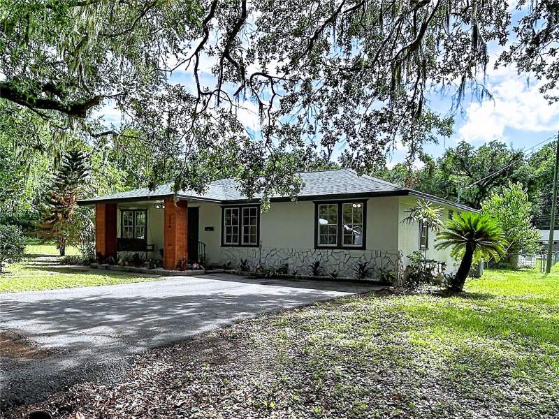 524 EAST AVENUE home for sale in Snow Caps Homes for Sale: 7 Homes (1925–1985)