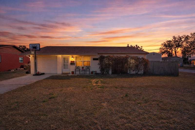Midland HeightsHomes for Sale in Grand Island, FL