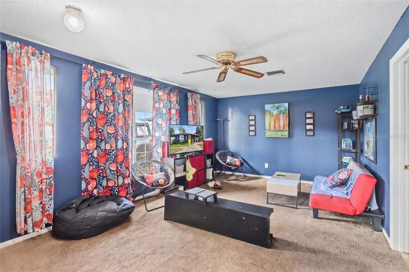 4 bedroom Single Family Residence at 360 S Inglis Avenue, Inglis, Inglis — photo 4