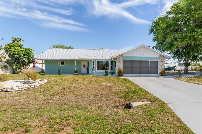 3 bedroom Single Family Residence at 10104 Rafferty Avenue, Port Charlotte Sec 064, Englewood — photo 2