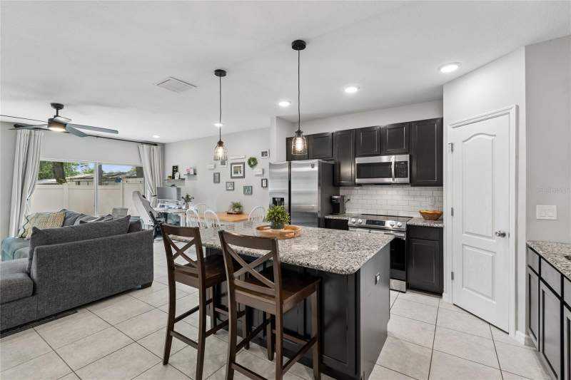 3 bedroom Townhouse at 4733 Deer Track Street, Live Oak Hills, Tampa — photo 4