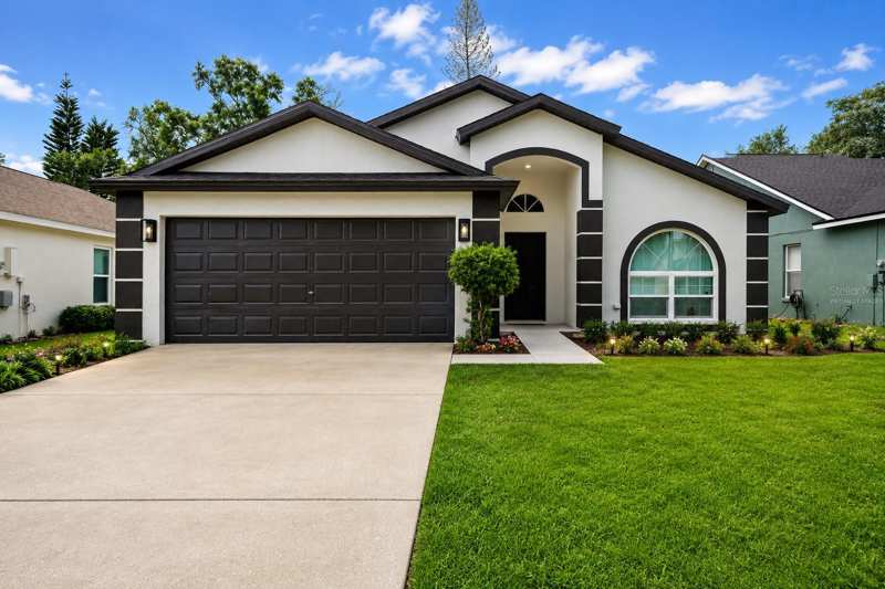 4 bedroom Single Family Residence at 6808 Yardley Oaks Court, Indian Oaks, Tampa — photo 1