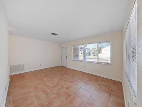 1750 Montana Avenue, St Petersburg FL - photo 8 of 48