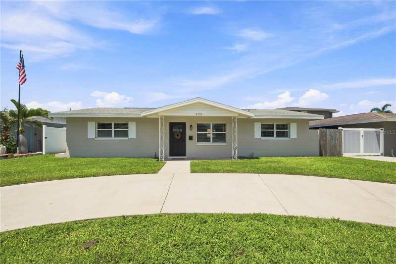 3 bedroom Single Family Residence at 933 41st Avenue, Snell Shores, St Petersburg — photo 1