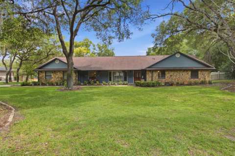 128 W Greentree Lane, pool for sale in Lake Mary