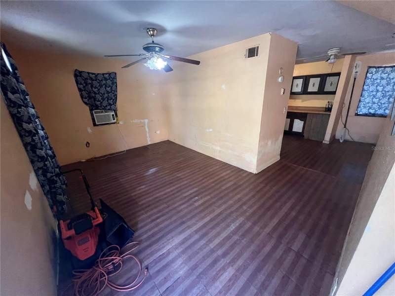 3 bedroom Single Family Residence at 6508 SE 222nd Drive, Hawthorne, Hawthorne — photo 3