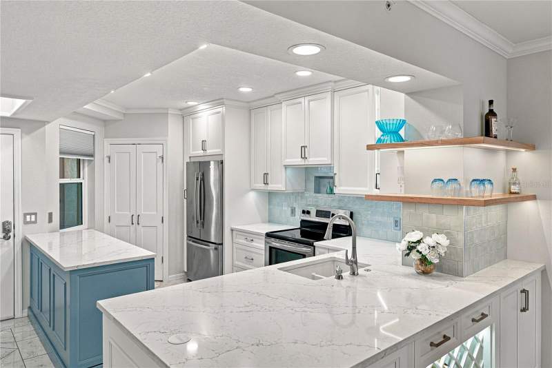 2 bedroom Condominium at 16550 Gulf Boulevard #745, Tides Beach Club Condo, North Redington Beach — photo 5
