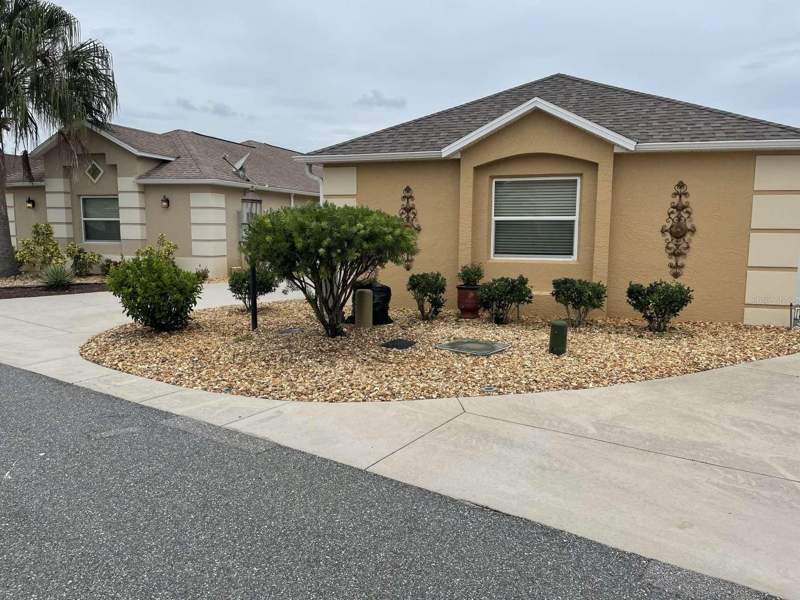 1067 CARVER COURT
