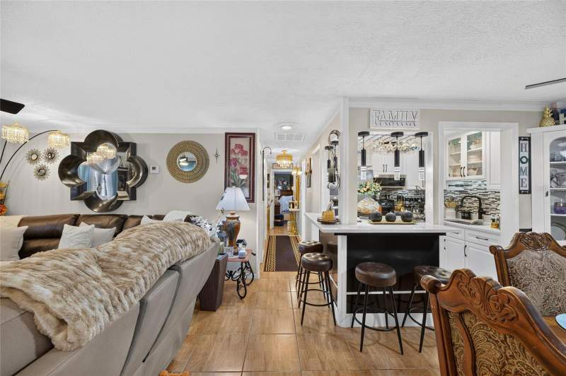3 bedroom Single Family Residence at 6402 N 41st Street, High Point Sub, Tampa — photo 4