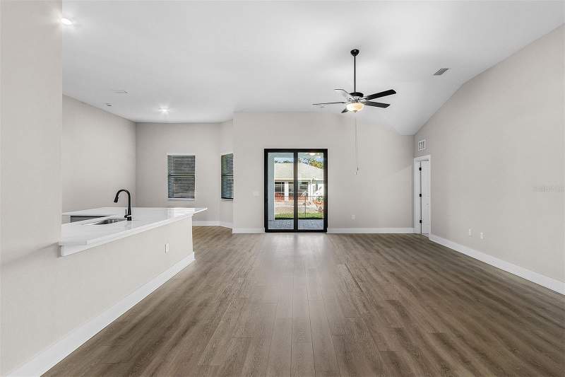5 bedroom Single Family Residence at 4570 Gillot Boulevard, Port Charlotte Sec 056, Port Charlotte — photo 3