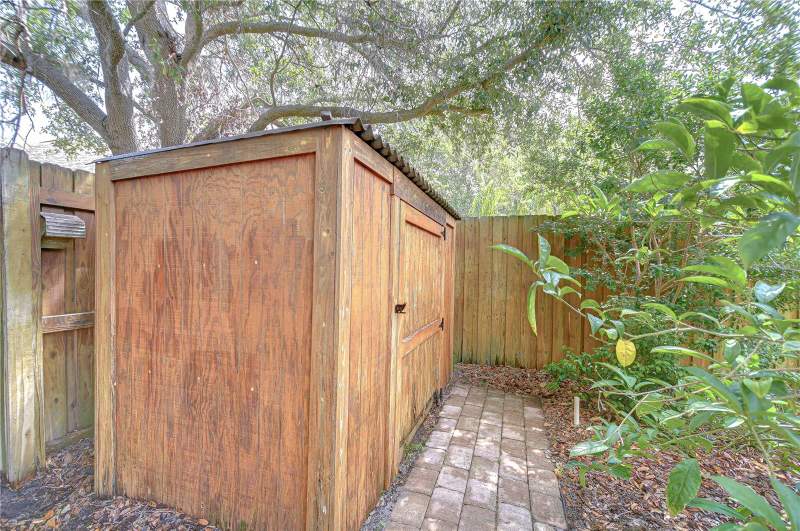 3 bedroom Single Family Residence at 7107 Colonial Lake Dr, Lake St Charles, Riverview — photo 4