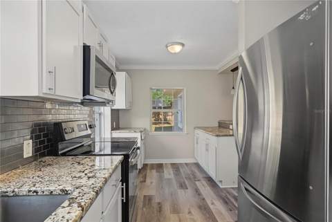205 E Fountain Street, Fruitland Park FL - photo 11 of 34