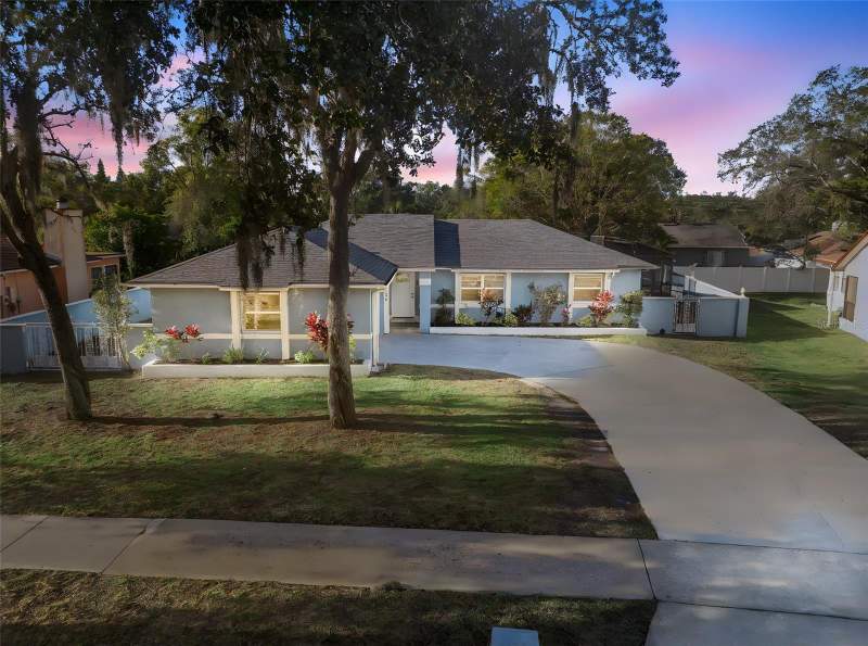 Oaktree Village