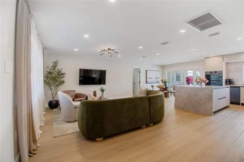 8722 Hickorywood Lane, Tampa FL - photo 12 of 35