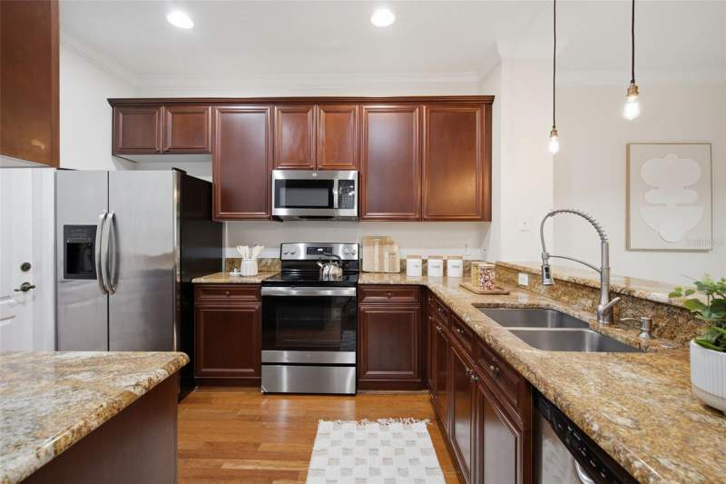 3 bedroom Townhouse at 5957 Strada Capri Way, Villa Capri/Metrowest, Orlando — photo 3