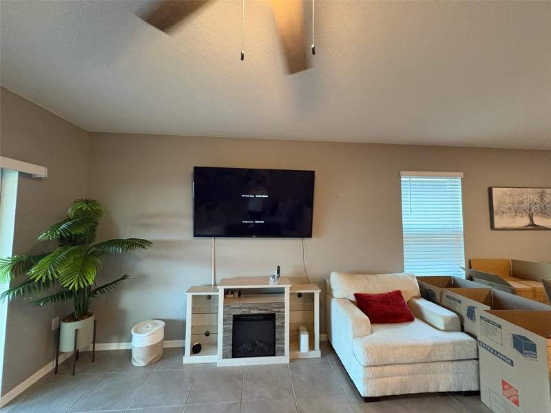 5 bedroom Single Family Residence at 928 August Sky Drive, Courtland Park Ph 2, Deltona — photo 5